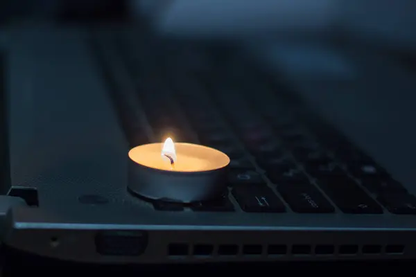 Andle Sulla Tastiera Del Computer Portatile Blackout Causa Della Guerra — Foto Stock
