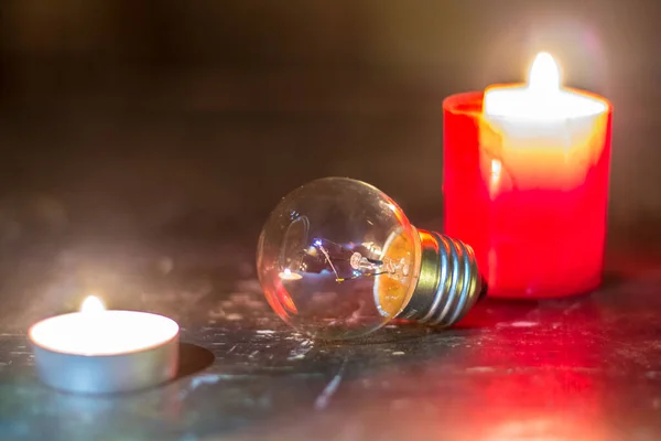 Скляна Лампа Серед Свічок Затемнення Україні Через Війну — стокове фото