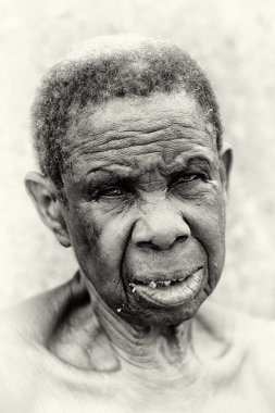Gana'lı bir adamın çirkin yüzü