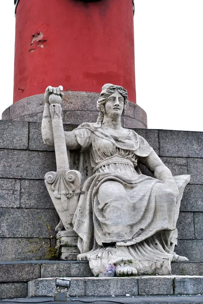 Monument à la colonne de Rostral à Saint-Pétersbourg — Photo