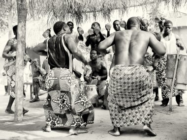 togo erkeklerden dansları