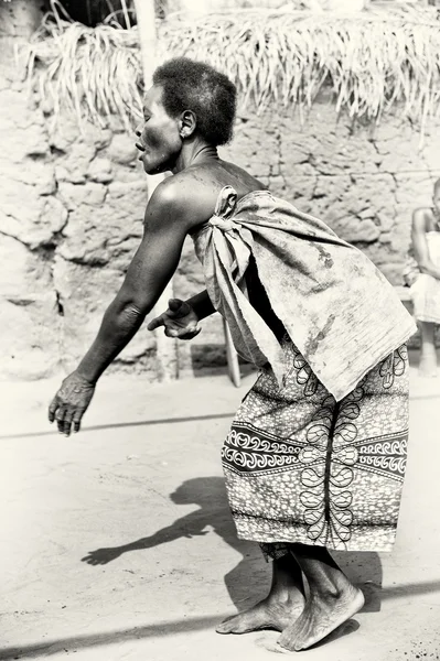 Dance of the woman from Togo — Stock Photo, Image