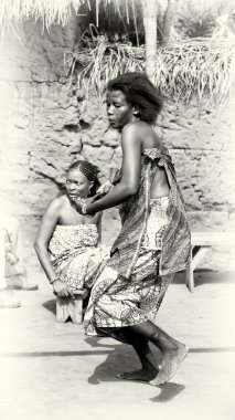 togo bir kadından dansları