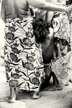 togo dans etmek ezelî denetimin üzerinden yarı çıplak kadın