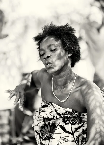 Danse de femme en Togo — Photo