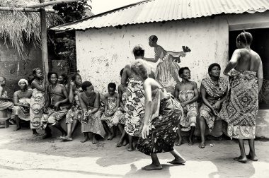 togo halk dansları gelen kadın