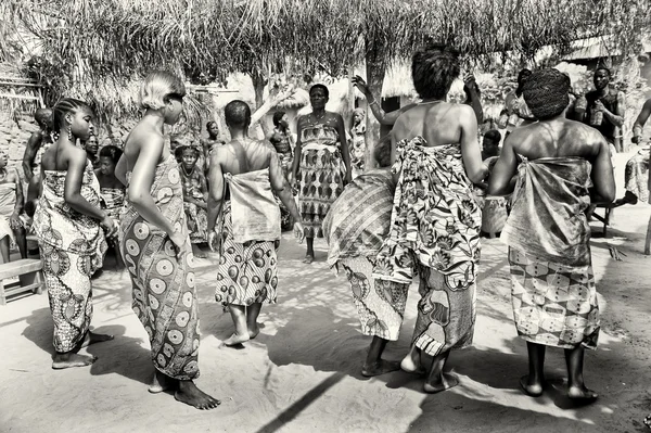 Csoport, a nők a Togo táncok — Stock Fotó