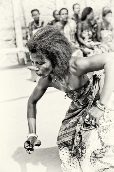 La donna del Togo balla con un desiderio così grande — Foto Stock