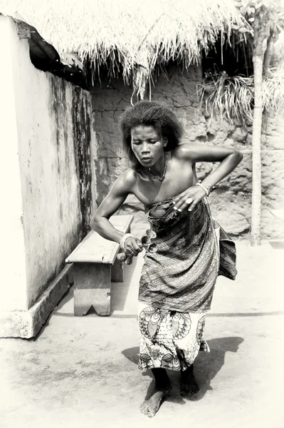 Szép táncoló nő a Togo — Stock Fotó