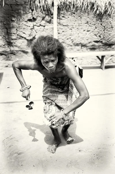 Femeia calorică dansează în Togo — Fotografie, imagine de stoc