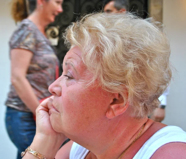 Lady thinks of something in Venice, Italy — Stock Photo, Image