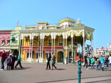 Disneyland Paris, Fransa-tarafından yürümek