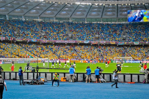 Estadio Olímpico Nacional de Ucrania antes del partido de fútbol de EURO 2012 Italia contra Inglaterra en Kiev —  Fotos de Stock