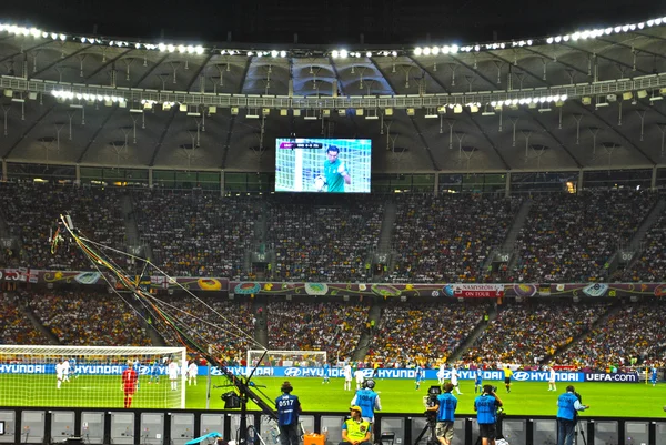 Gianluigi Buffon dice OK durante el partido de EURO 2012 Italia contra Inglaterra en Kiev, Ucrania — Foto de Stock