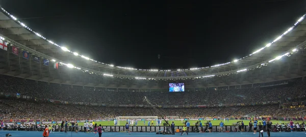 Estadio Olímpico Nacional de Ucrania durante el partido de fútbol de EURO 2012 Italia contra Inglaterra en Kiev — Foto de Stock