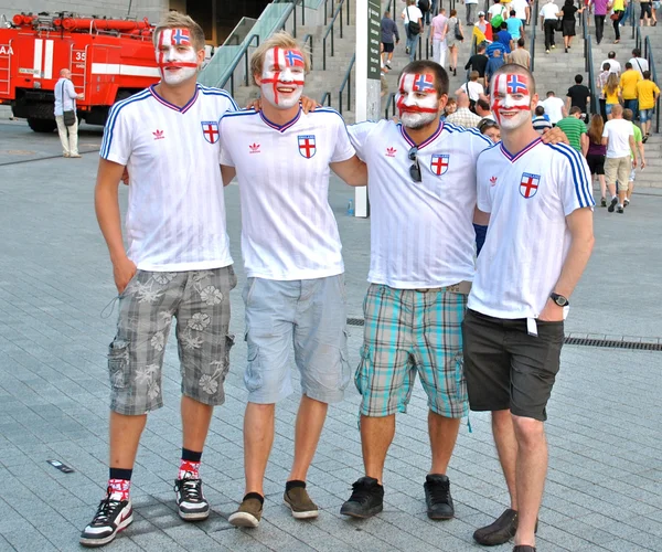 Grupo de fans ingleses durante EURO 2012 — Foto de Stock