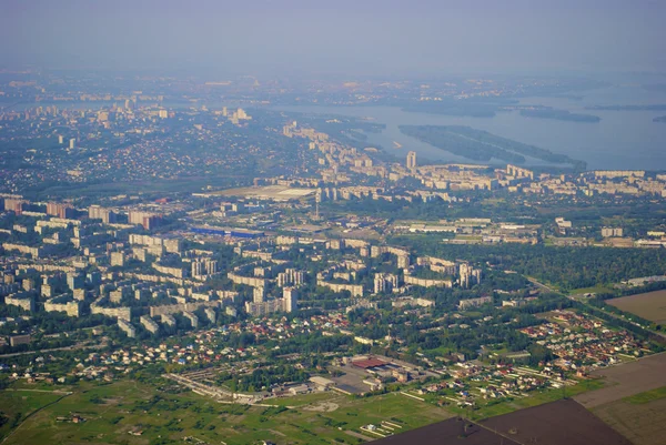 Utsikt över dnipropetrovsk, Ukraina, från planet — Stockfoto