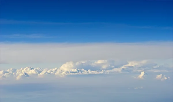 Hermosa composición de nubes en el cielo —  Fotos de Stock