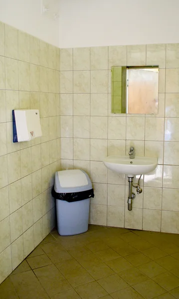 Toilettenraum innen — Stockfoto