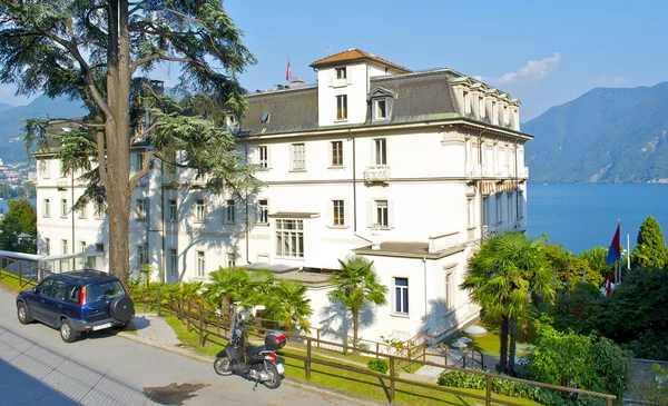 Nice building on the Swiss mountains — Stock Photo, Image