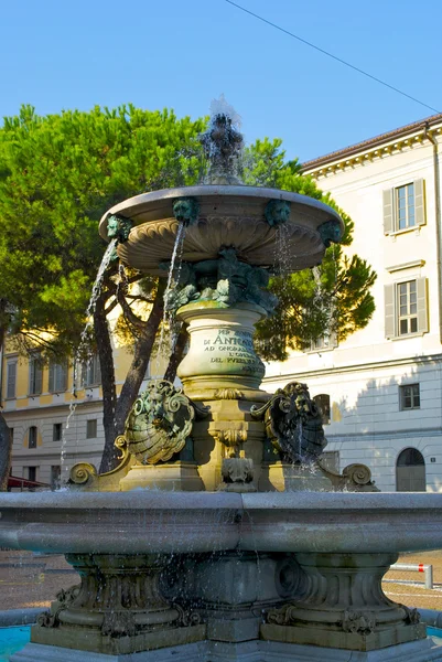 Fonte no centro de Lugano — Fotografia de Stock