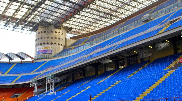 Południowej tribune w stadion san siro lub giuseppe meazza w Mediolanie — Zdjęcie stockowe