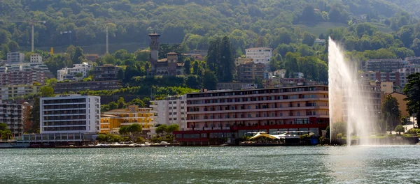 Cidade de Lugano, Suíça, e o lago de Lugano — Fotografia de Stock