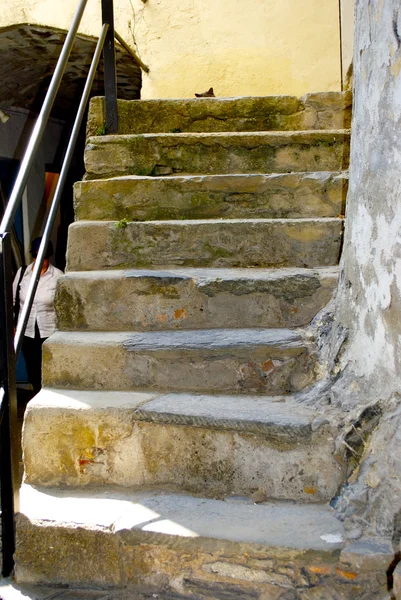 Vecchie scale in pietra — Foto Stock