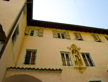 gandria, İsviçre denilen dağ tepe üzerinde şehirdeki ev sahipliği yapmaktadır.