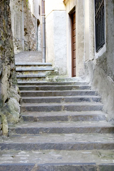 Narrow street of the town situated on the mountain hill called Gandria, Switzerland — Stock Photo, Image