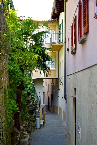 Incredibly beautiful view of Gandria, the town on the mountain hill in Switzerland — Stock Photo, Image