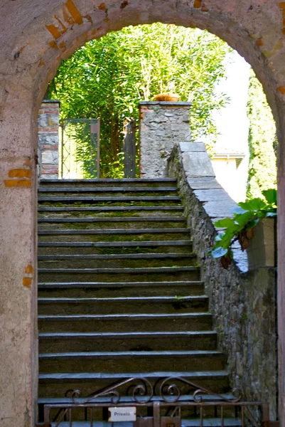Πέτρινα σκαλοπάτια στην gandria — Φωτογραφία Αρχείου