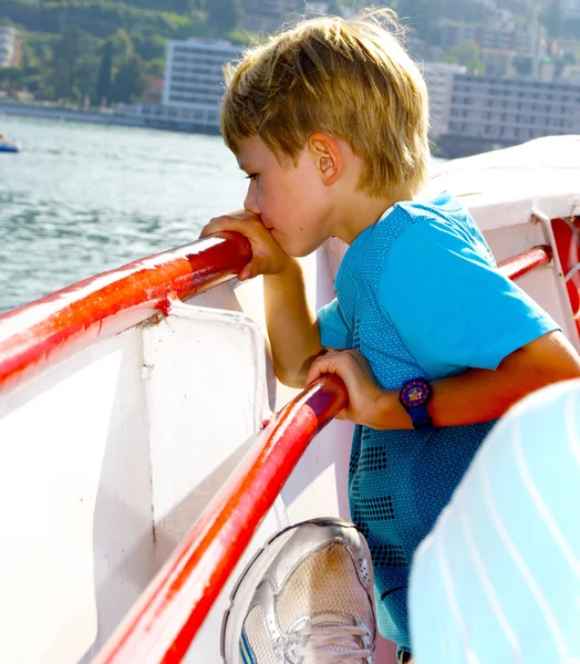 Little tourist on the boat — Stock Photo, Image