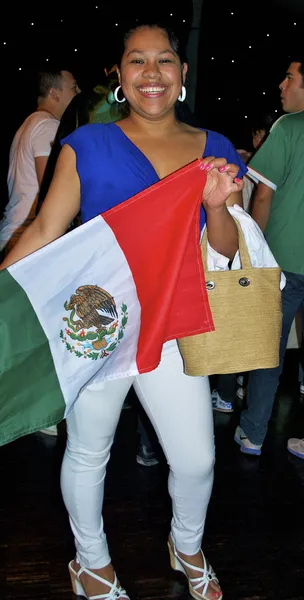 Fille du Mexique avec le drapeau national — Photo