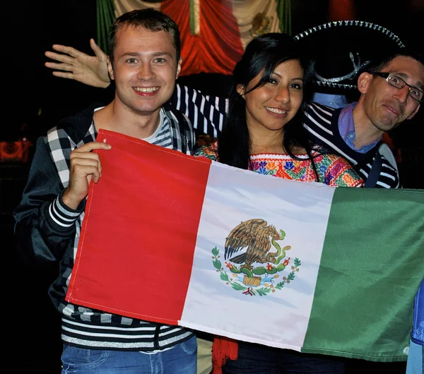 女孩和男孩从墨西哥的国旗 — 图库照片