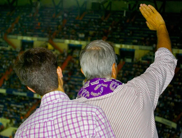 Father and son watch football — Stock Photo, Image