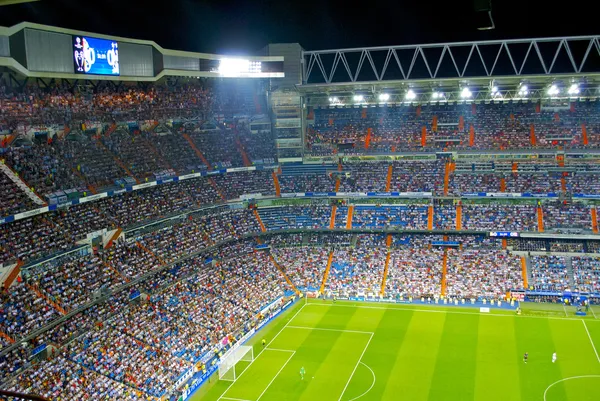 santiago bernabeu tribünü
