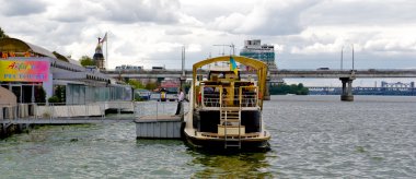 dnipropetrovsk, Ukrayna Nehri üzerinde tekne