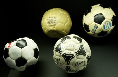 tarihsel futbol topları