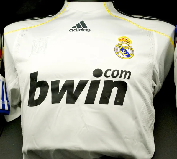 Историческая футболка "Реала" 2009 — стоковое фото