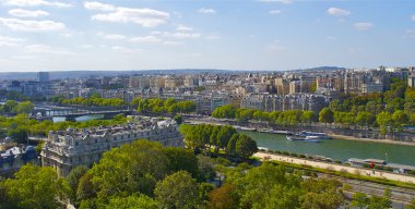 paris ve river seine Eyfel Kulesi manzarasına