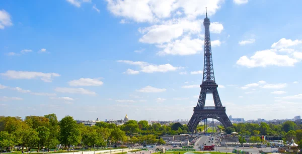 Blick auf den Eiffelturm — Stockfoto