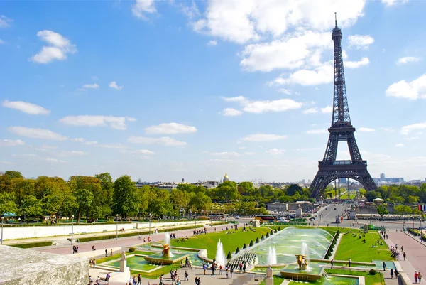 Çeşme Trocadero ve Eyfel Kulesi