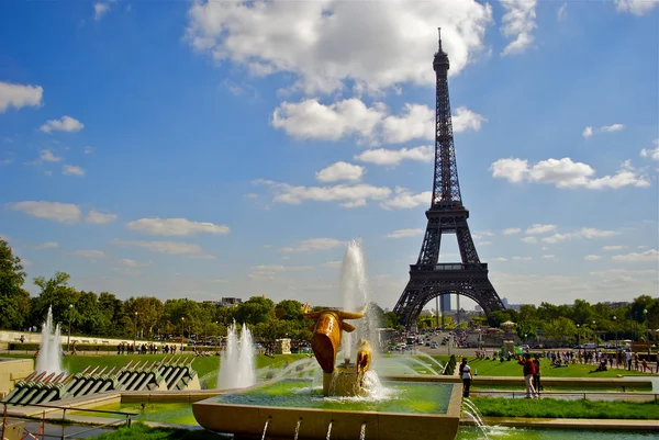 Fonte Trocadero e Torre Eiffel — Fotografia de Stock