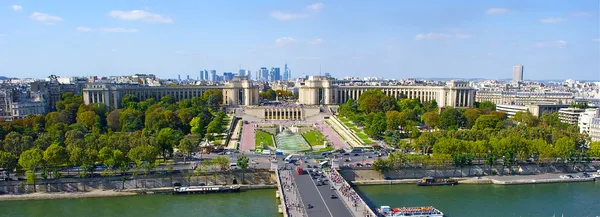 Vista del puente y la plaza Trocadero — Foto de Stock