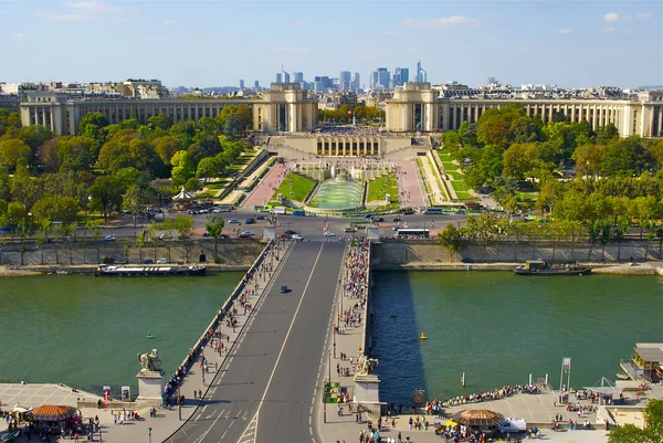 Brug naar het trocadero — Stockfoto