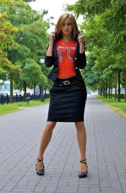 sokakta kıza cinsel sarışın iş