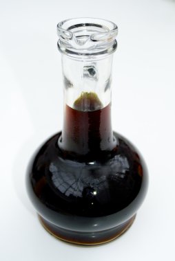 üzerinde beyaz izole sause