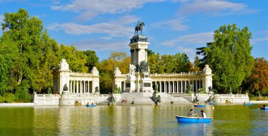 anıt alonso XII, buen retiro park, madrid, İspanya