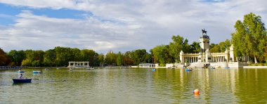 alonso XII, buen retiro park, madrid, İspanya için anıt. Gölde tekne